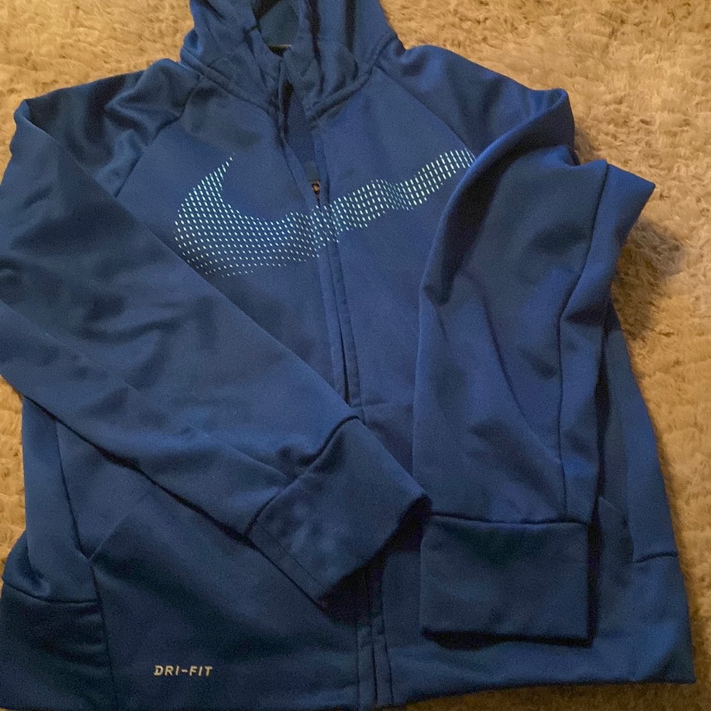 Nike sweater boys size M